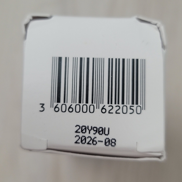 New LA ROCHE-POSAY SPF 50 Sunscreen With Niacinamide 50 Ml - Picture 8 of 12